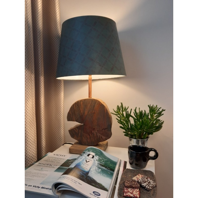 Lempa iš medžio su gaubtu „Blue moon“